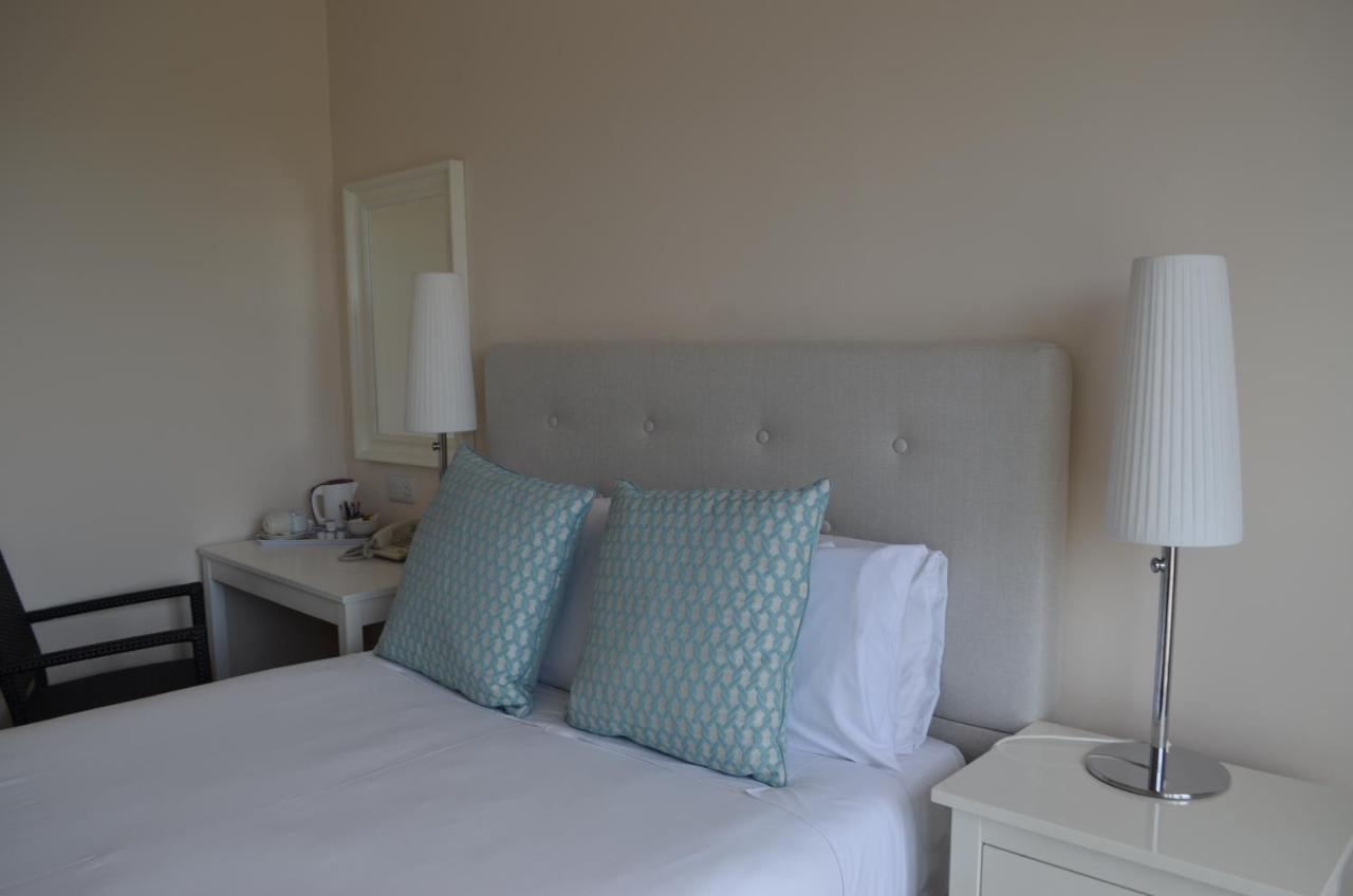The Cliff House Hotel แบลลีบัลเนียน ภายนอก รูปภาพ